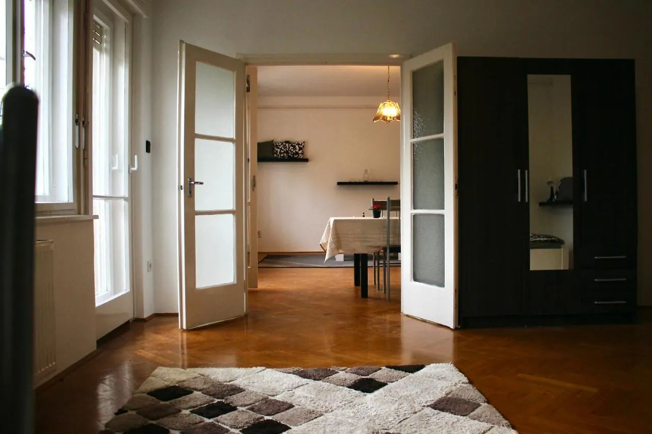 Castle Stallion Appartement Boedapest